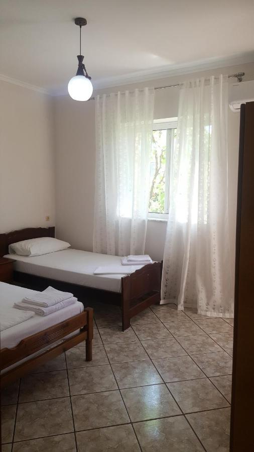 Vita Apartment - Spacious Garden And Balcony 5 Min To Beach & Center Ksamil Esterno foto