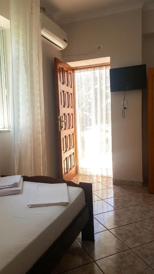 Vita Apartment - Spacious Garden And Balcony 5 Min To Beach & Center Ksamil Esterno foto