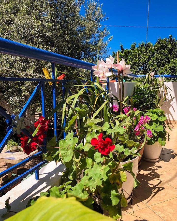 Vita Apartment - Spacious Garden And Balcony 5 Min To Beach & Center Ksamil Esterno foto