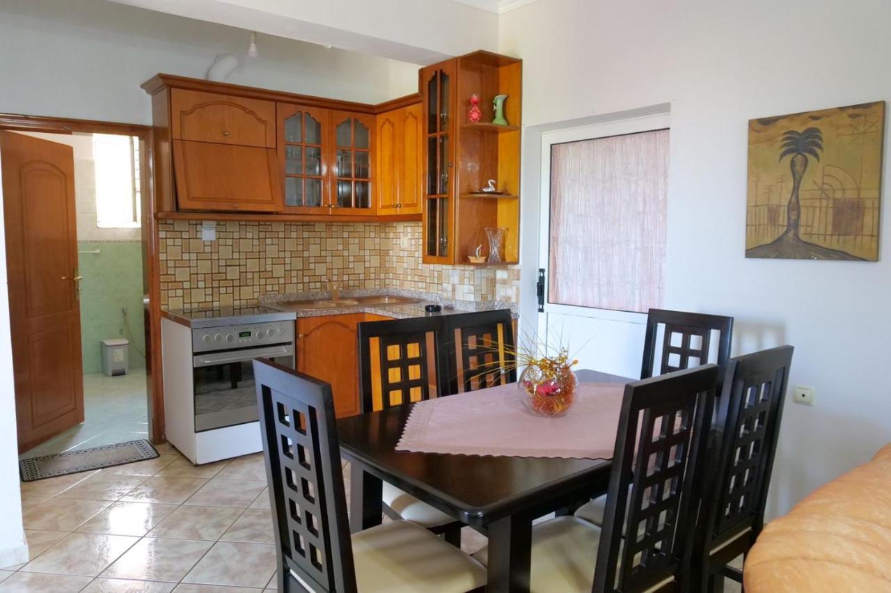Vita Apartment - Spacious Garden And Balcony 5 Min To Beach & Center Ksamil Esterno foto