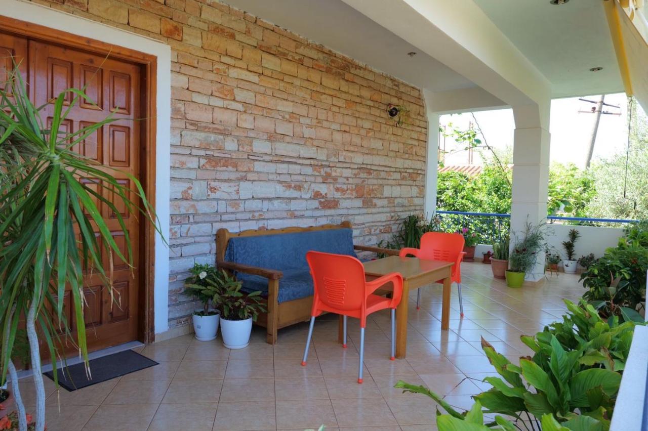 Vita Apartment - Spacious Garden And Balcony 5 Min To Beach & Center Ksamil Esterno foto