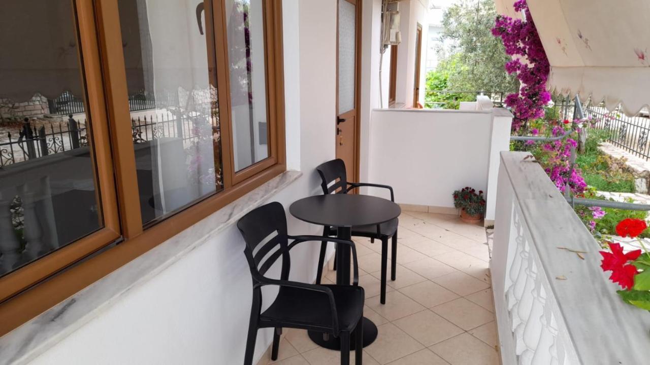 Vita Apartment - Spacious Garden And Balcony 5 Min To Beach & Center Ksamil Esterno foto