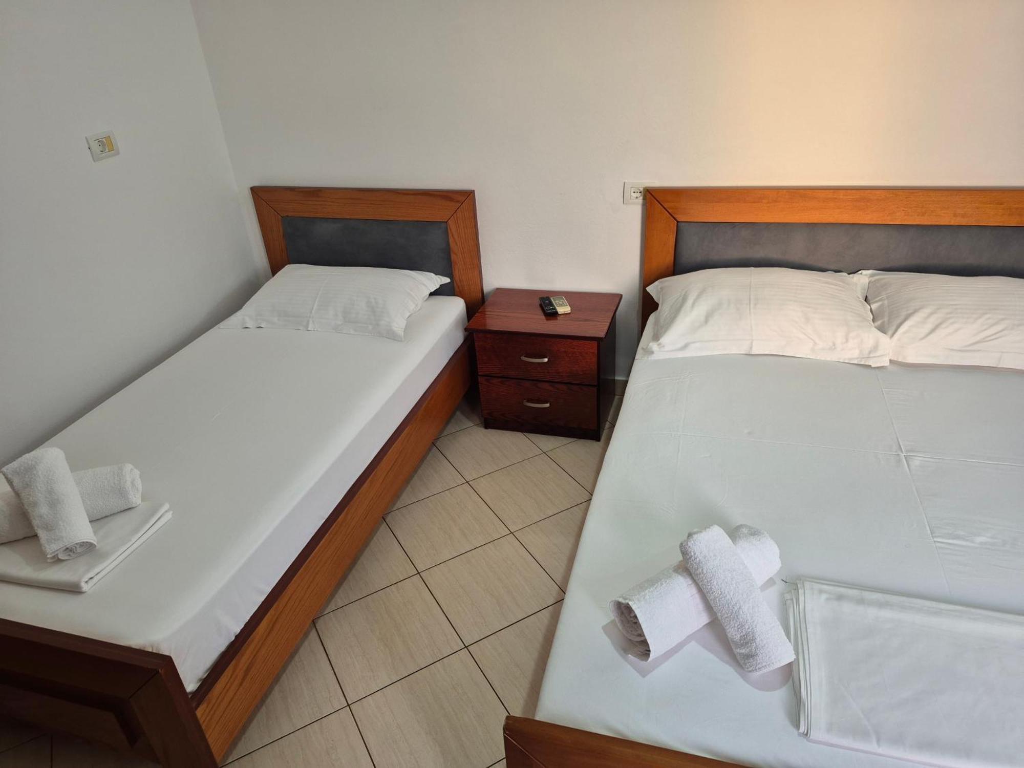 Vita Apartment - Spacious Garden And Balcony 5 Min To Beach & Center Ksamil Esterno foto
