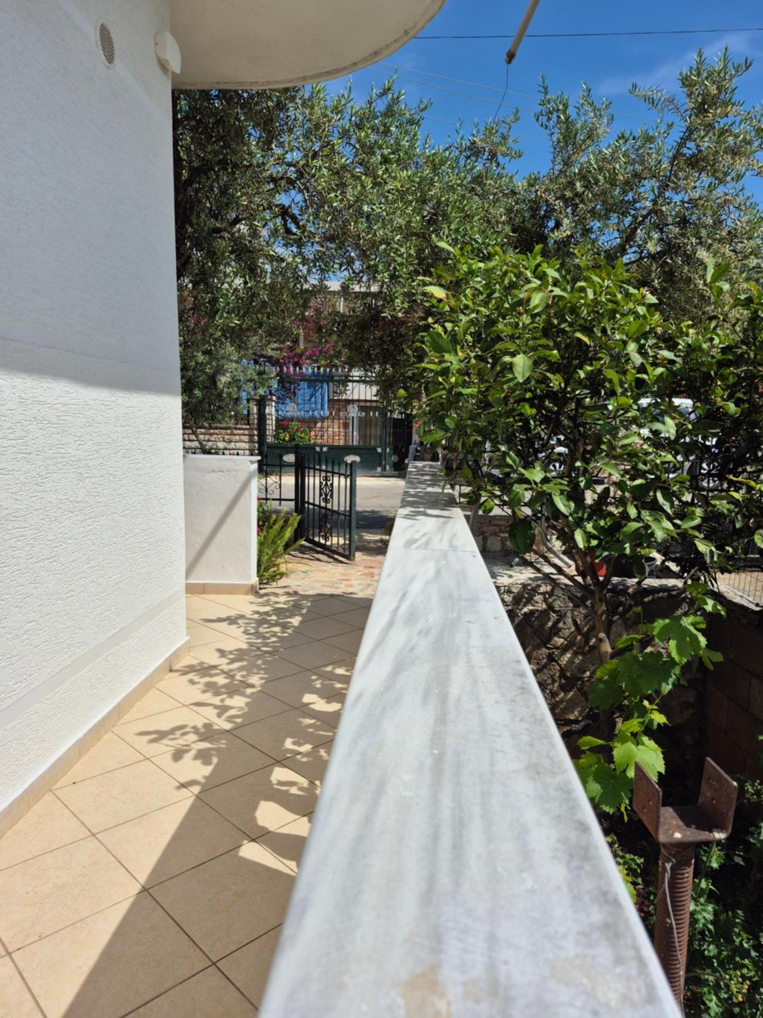 Vita Apartment - Spacious Garden And Balcony 5 Min To Beach & Center Ksamil Esterno foto