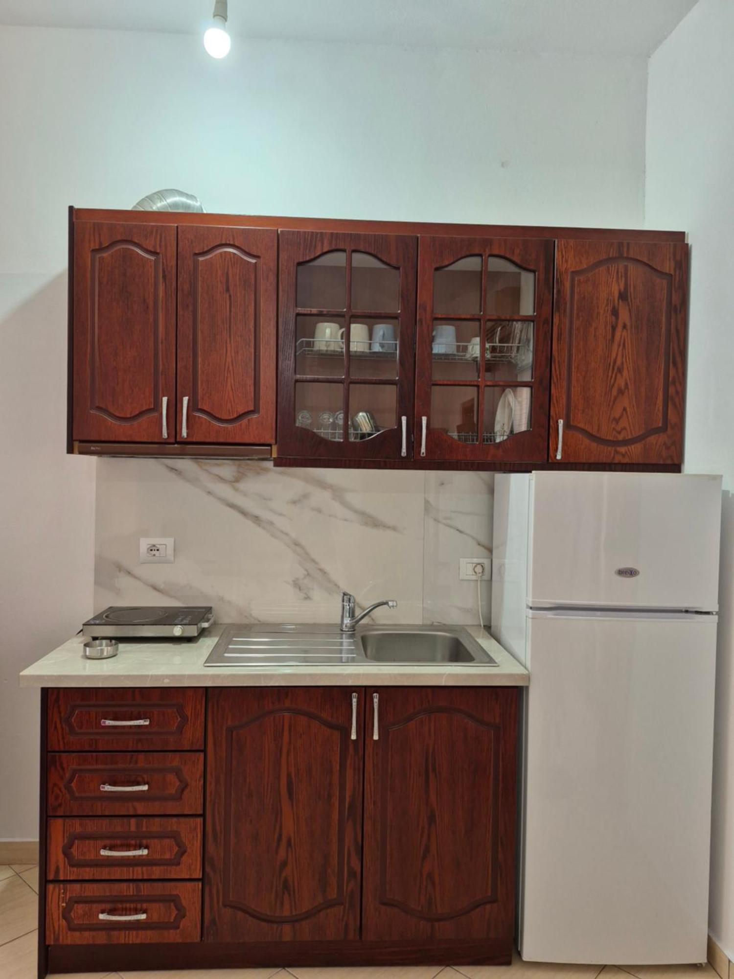 Vita Apartment - Spacious Garden And Balcony 5 Min To Beach & Center Ksamil Esterno foto