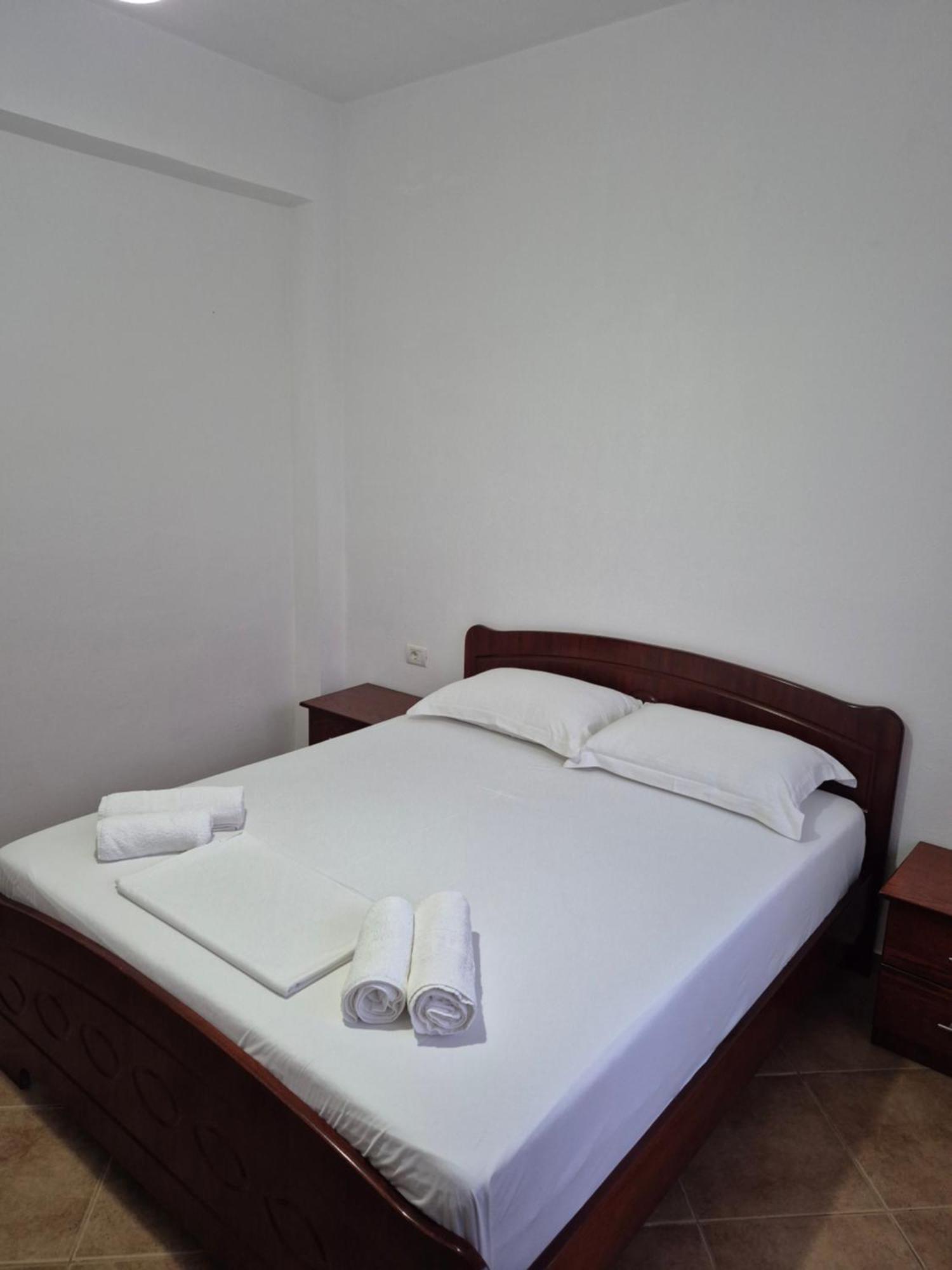 Vita Apartment - Spacious Garden And Balcony 5 Min To Beach & Center Ksamil Esterno foto