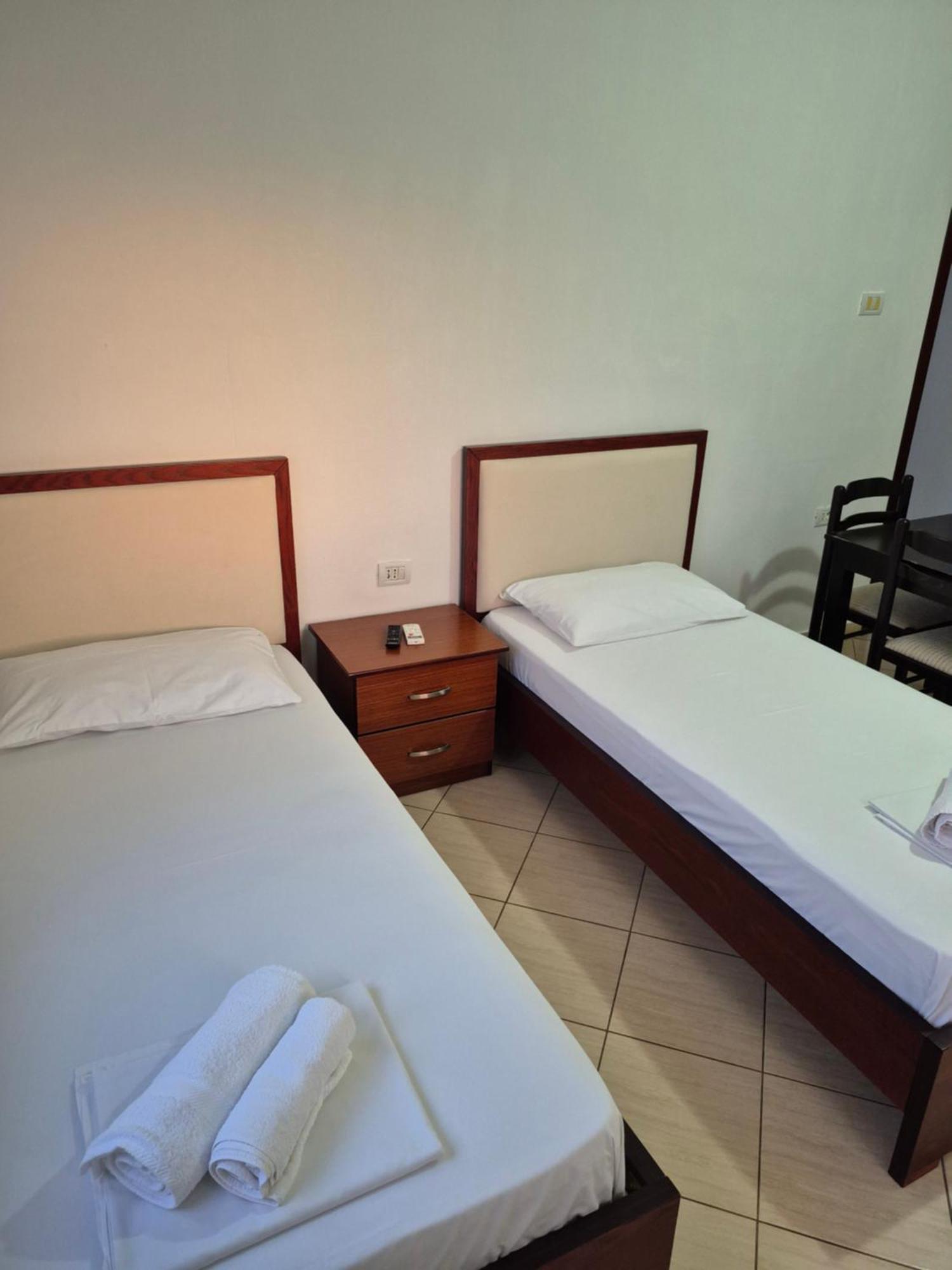Vita Apartment - Spacious Garden And Balcony 5 Min To Beach & Center Ksamil Esterno foto